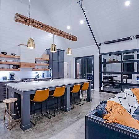 "The Barndo" 4Br Luxury Cabin, Hot Tub, Fire Pit, Bunks, Arcades, Playhouse! Broken Bow Buitenkant foto