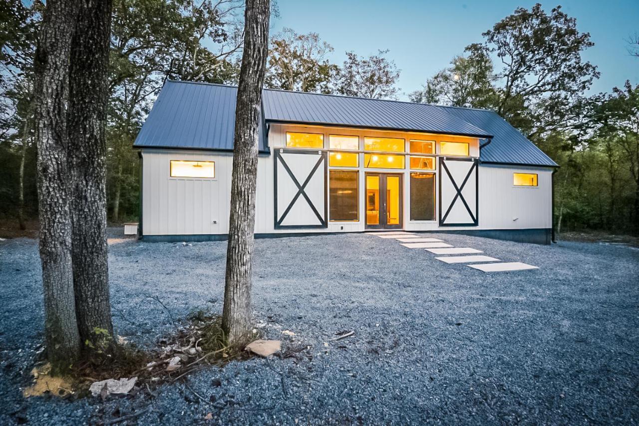 "The Barndo" 4Br Luxury Cabin, Hot Tub, Fire Pit, Bunks, Arcades, Playhouse! Broken Bow Buitenkant foto