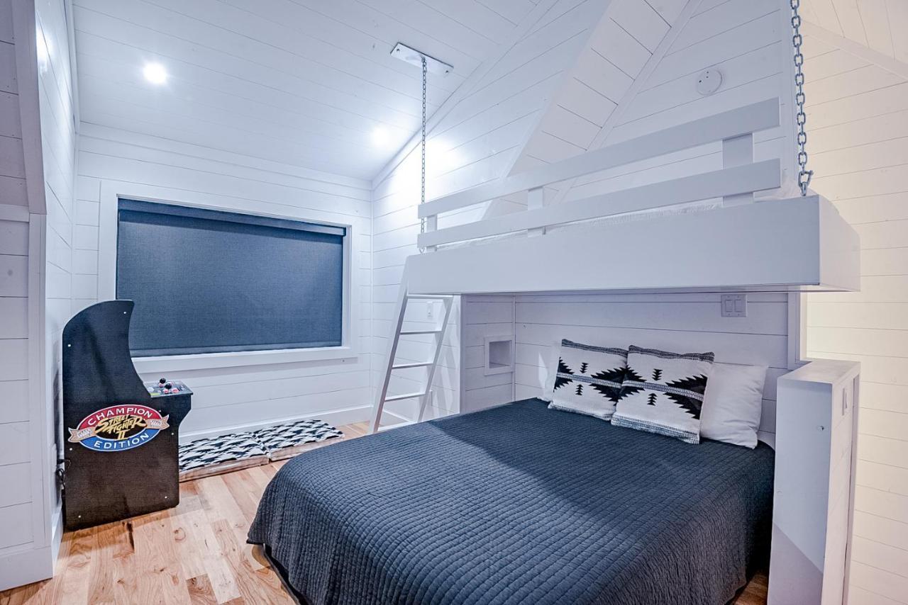 "The Barndo" 4Br Luxury Cabin, Hot Tub, Fire Pit, Bunks, Arcades, Playhouse! Broken Bow Buitenkant foto