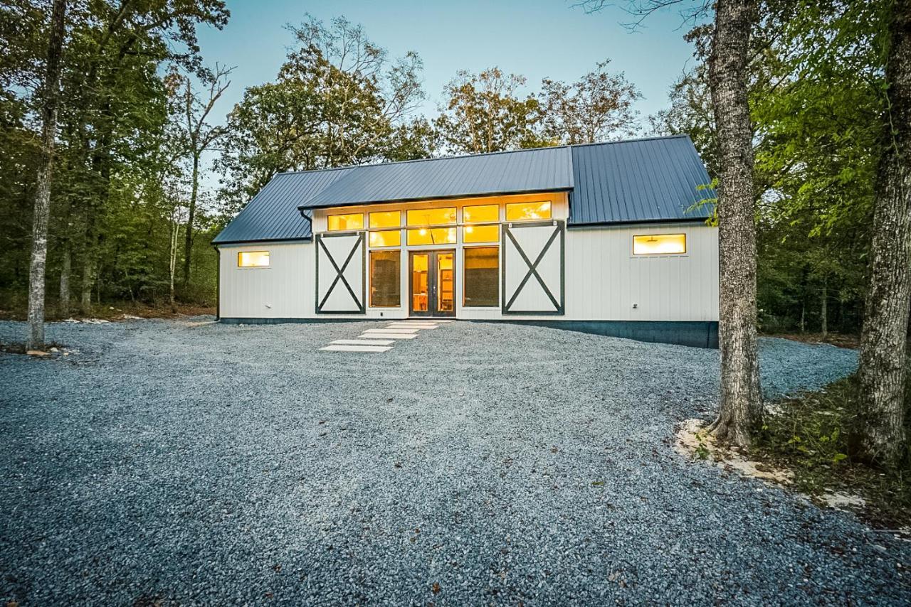 "The Barndo" 4Br Luxury Cabin, Hot Tub, Fire Pit, Bunks, Arcades, Playhouse! Broken Bow Buitenkant foto