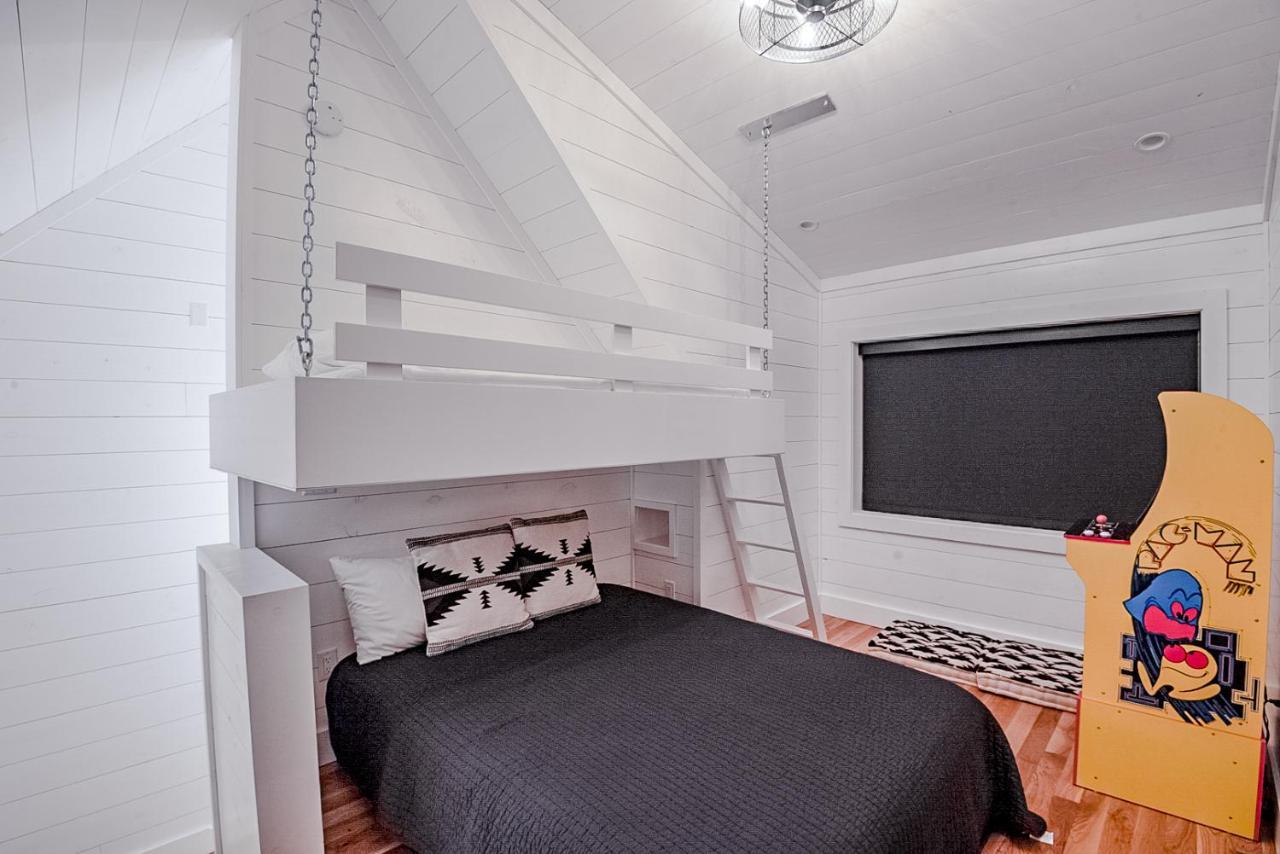 "The Barndo" 4Br Luxury Cabin, Hot Tub, Fire Pit, Bunks, Arcades, Playhouse! Broken Bow Buitenkant foto
